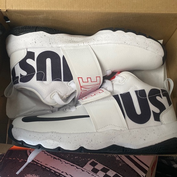 Nike Other - Nike size 6y  team hustle black/white never worn